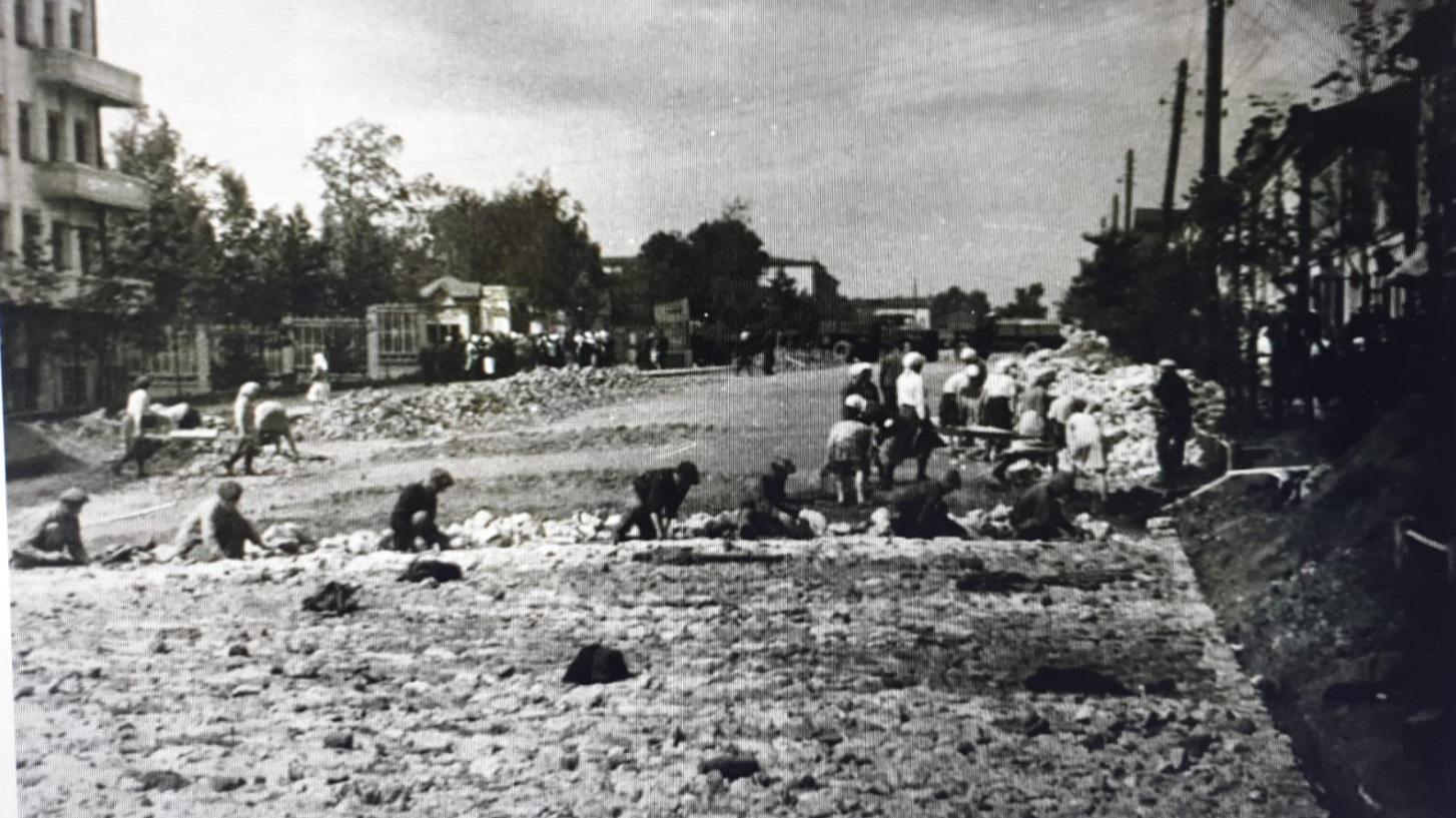 1930-е Мощение улицы Коммунальной
