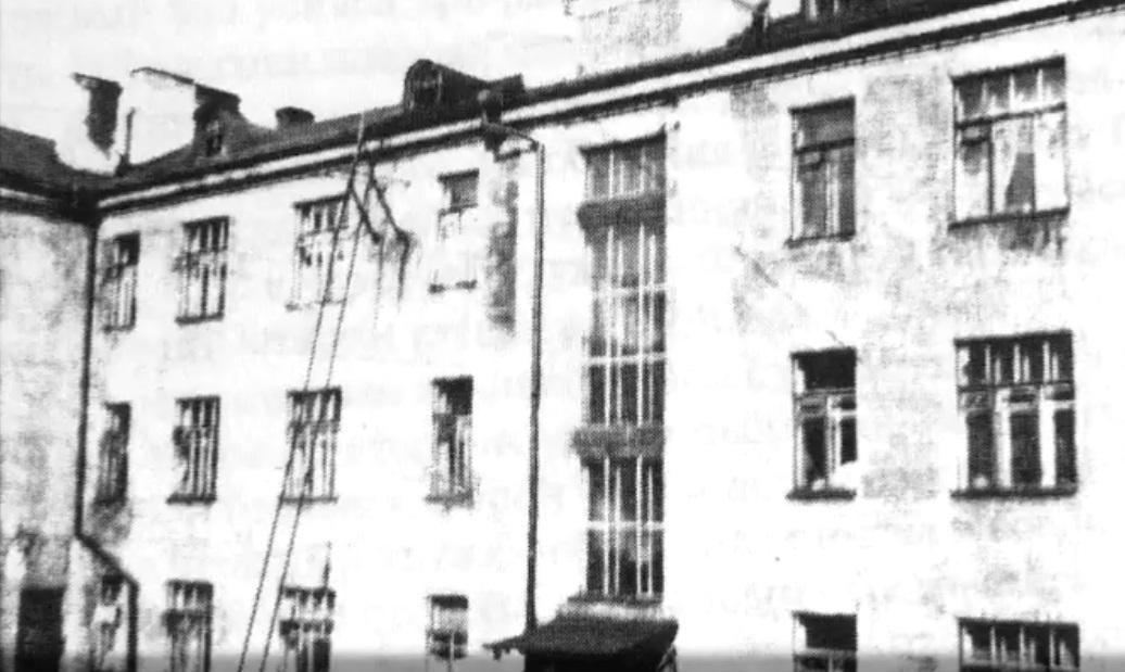 В.Сивкова, 171 Дом Горместхоза («Донат») 16 ppsiz.ru 1930-е Вид со двора