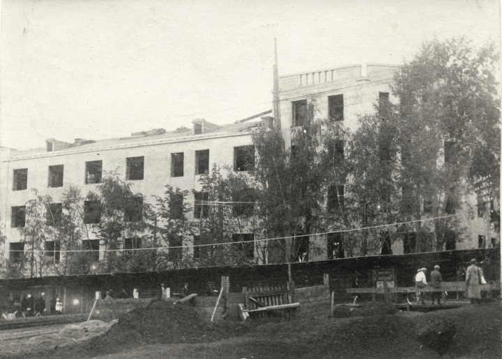 Красная, 133. Первый дом техперсонала «Ижстальзавода». Дом АТС. 25 ppsiz.ru 1930 год Строительство первого дома техперсонала Ижстальзавода