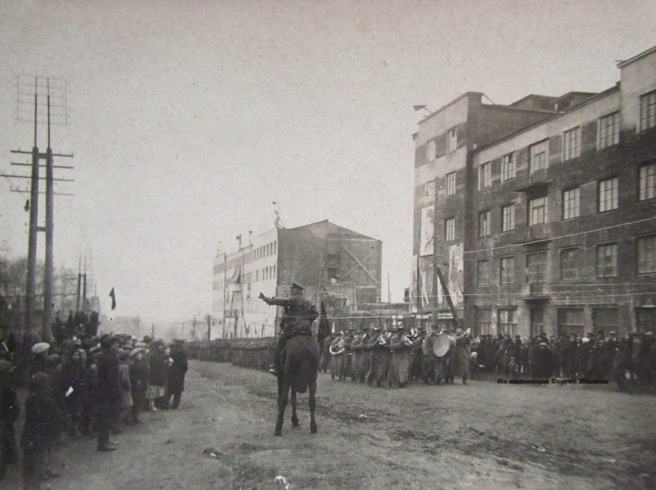 1933 год Военный парад на улице Советской