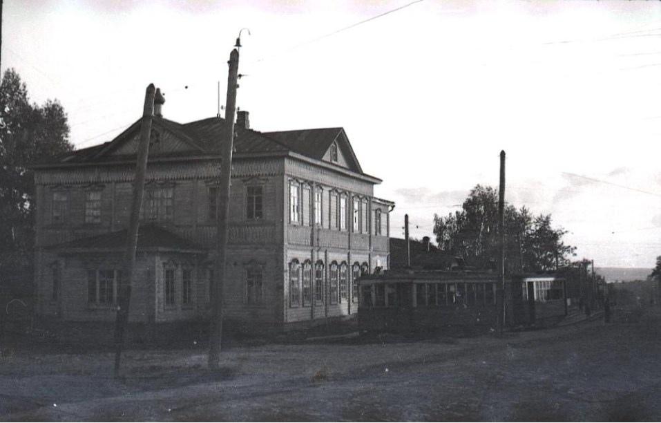 1936 год Введенская церковь на перекрёстке Кирова и К.Маркса