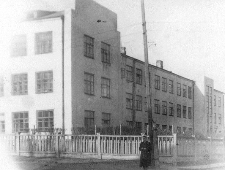 Красногеройская, 35. Школа №30. 21 ppsiz.ru 1938 год Школа №30