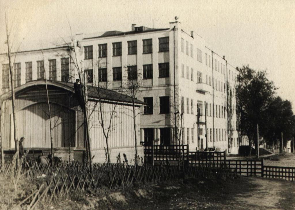 Свердлова, 30. Женская гимназия. Красный корпус. ИжГСХА. УдГАУ. 18 ppsiz.ru 1939 год Свердлова 30 Высшая коммунистическая сельскохозяйственная школа