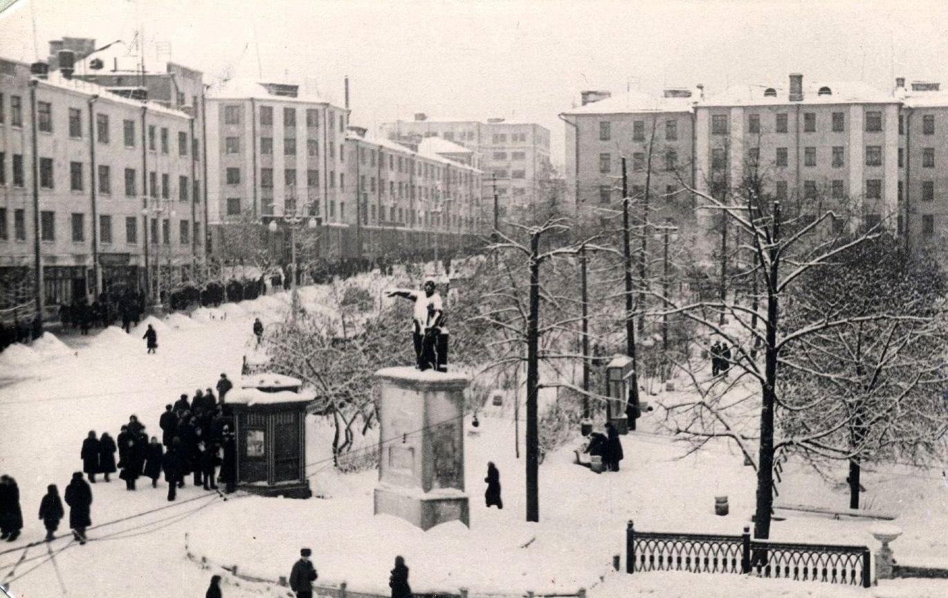 Перекрёсток Горького и Советской. 62 ppsiz.ru 1950-1960 Перекресток Горького и Советской