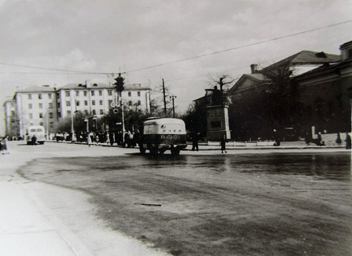 Перекрёсток Горького и Советской. 67 ppsiz.ru 1950-е Перекрёсток Горького и Советской