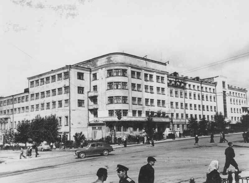 Перекрёсток Горького и Советской. 65 ppsiz.ru 1950-е Перекрёсток Горького и Советской