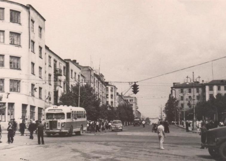 Перекрёсток Горького и Советской. 70 ppsiz.ru 1955 год Перекрёсток Советской и Горького
