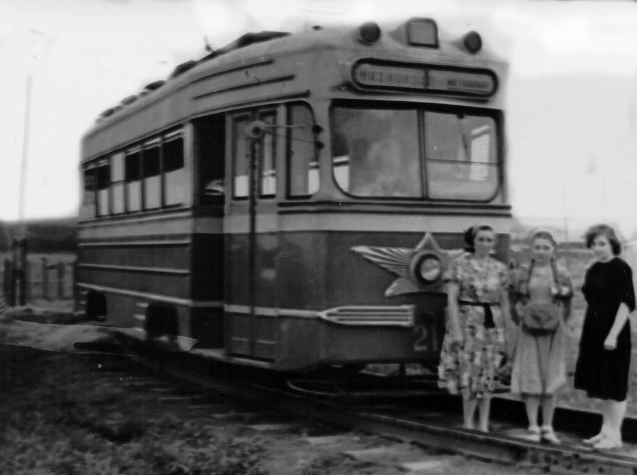 Наземный общественный транспорт. 66 ppsiz.ru 1955 год Первые цельнометаллические вагоны типа КТМ-1 КТП-1