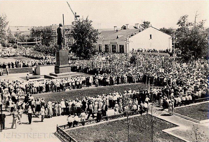 1958.06.20 Митинг посвящённый 400-летию вхождения Удмуртии в состав России