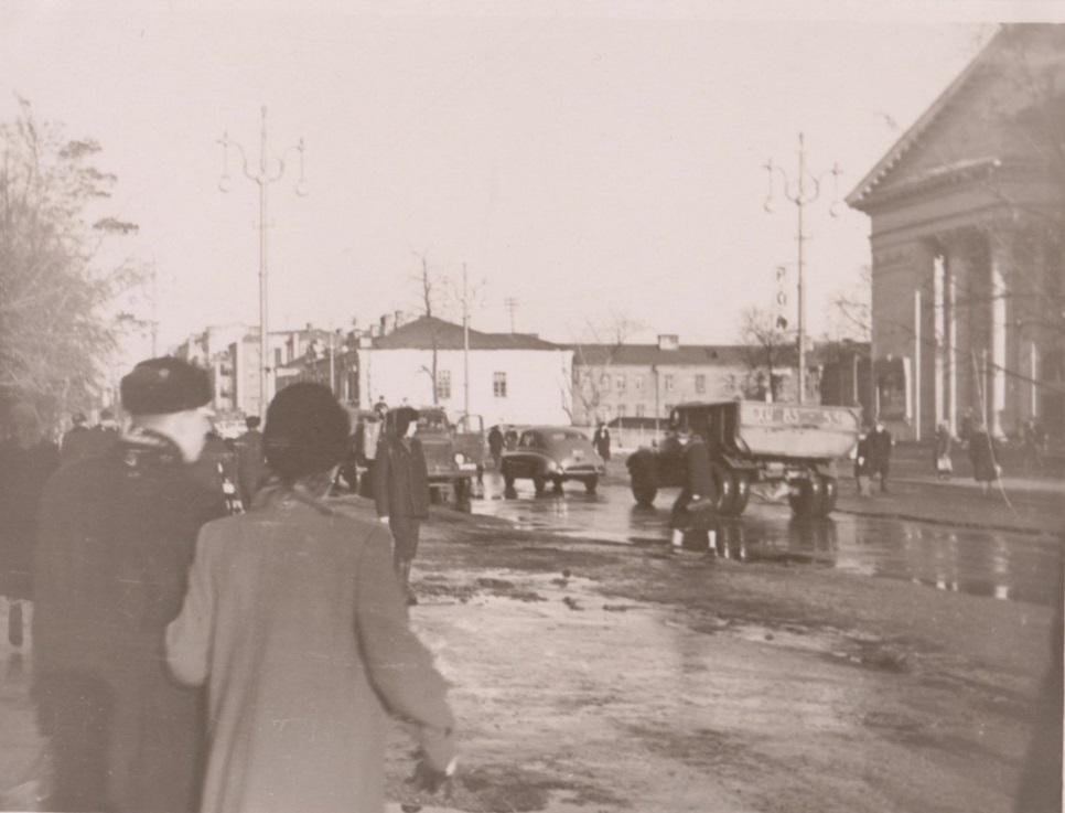1959 год. Улица Советская напротив кинотеатра Дружба 3 мая 1959 года