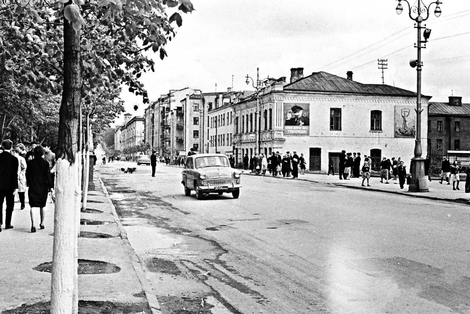 1960-е Москвич-407 на Советской