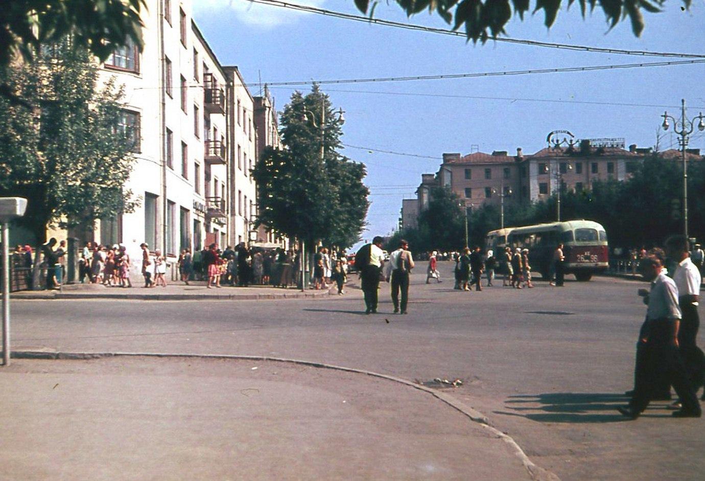 Перекрёсток Горького и Советской. 76 ppsiz.ru 1960-е Перекрёсток Горького и Советской