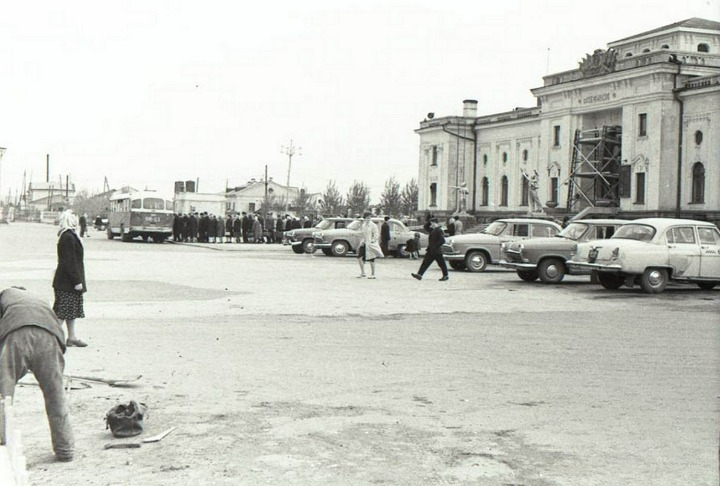 1960-е Привокзальная площадь
