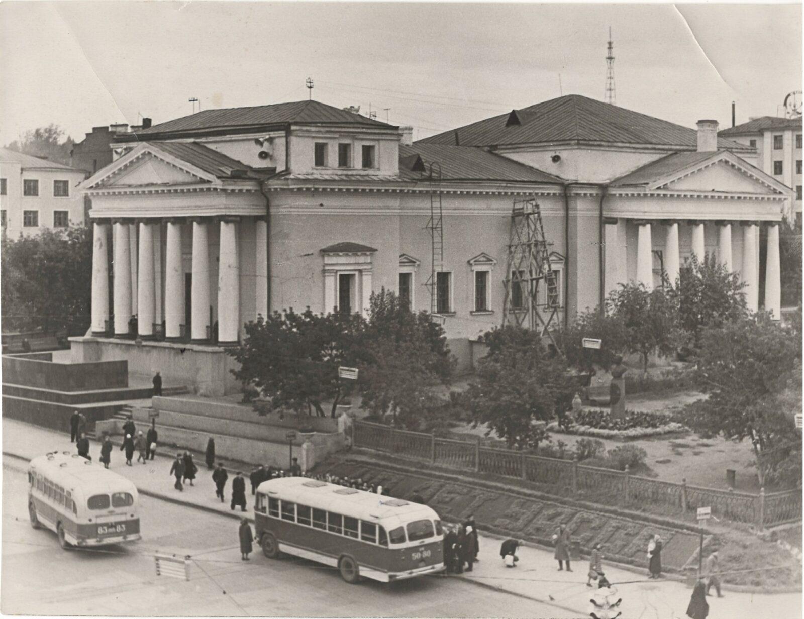 1960-е Улица Горького Кинотеатр Колосс