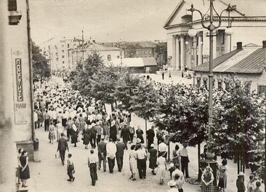1956 год Улица Советская Кинотеатр Дружба