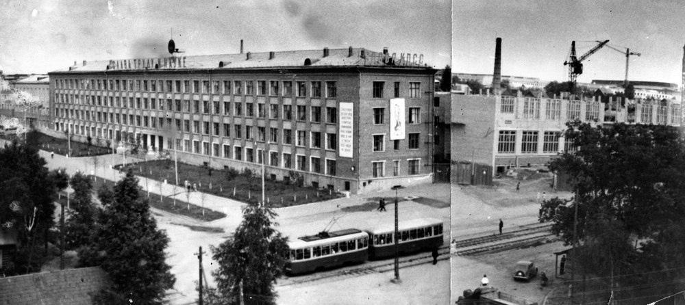 1964 год Перекресток улиц Пушкинская и Кирова здание ИНИТИ