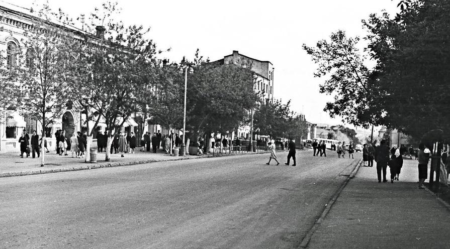 1964 год Весна Улица Горького