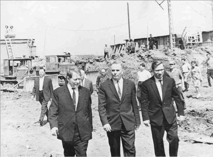 1966 год Устинов и Марисов на строительстве автозавода