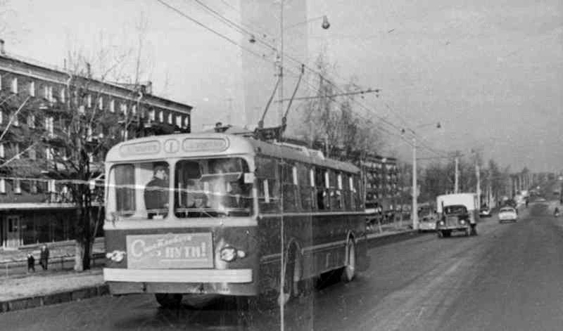 Наземный общественный транспорт. 76 ppsiz.ru 1968.11.06 Первый рейс первого троллейбуса