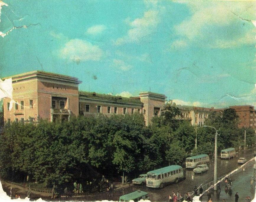 Наземный общественный транспорт. 78 ppsiz.ru 1969 год Улица Советская Свободы 184