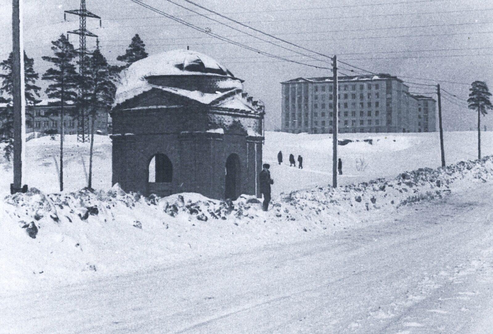 1970-е Гидротехническое сооружение на речке Карлутке