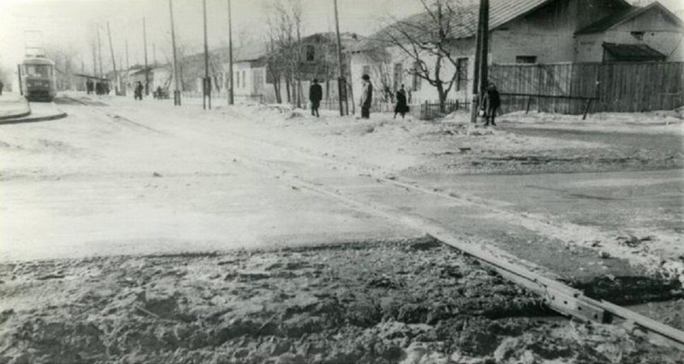 Колтома (Городок металлургов). 93 ppsiz.ru 1970-е Перекрёсток Школьной и 50 лет ВЛКСМ Трамвайное кольцо