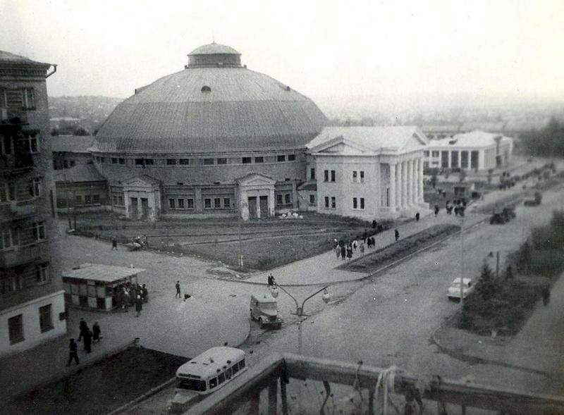 1971 год Улица Красноармейская Цирк