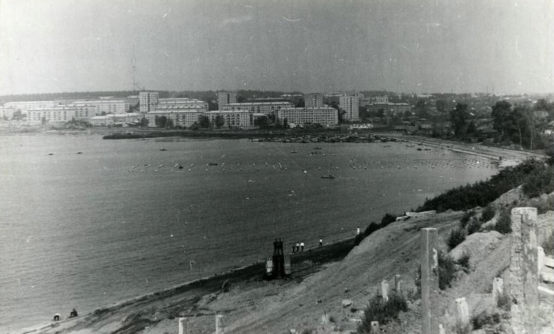 Колтома (Городок металлургов). 96 ppsiz.ru 1971 год Вид на Городок металлургов со стороны строящегося спуска от Центральной площади к пруду