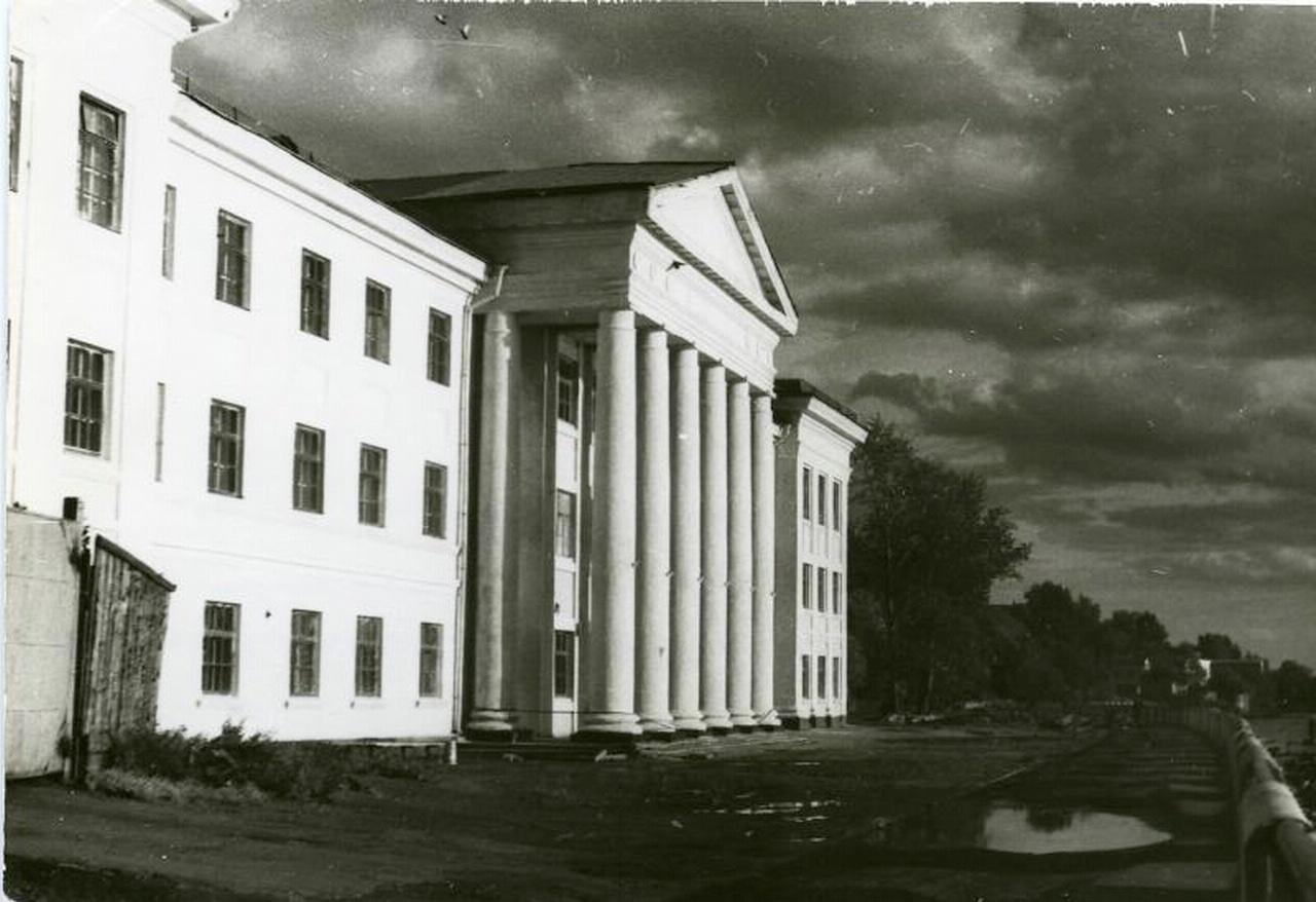 1973 год Индустриальный техникум
