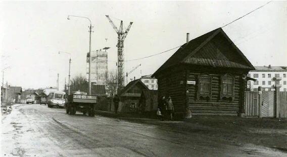 Колтома (Городок металлургов). 106 ppsiz.ru 1973 год Переулок Прудовый Идёт строительство девятиэтажки 30 лет Победы 24