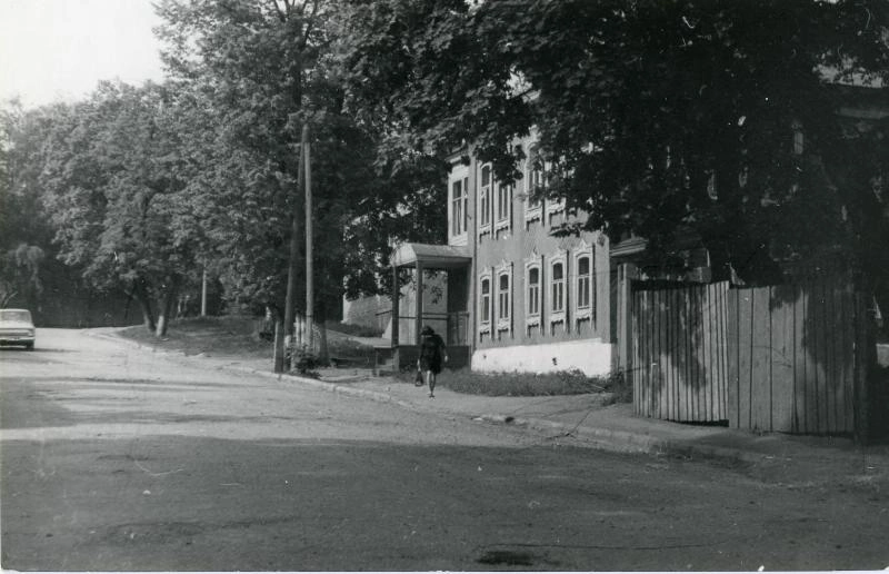 1973 год Подъём по улице Красноармейской к пересечению с Красногеройской