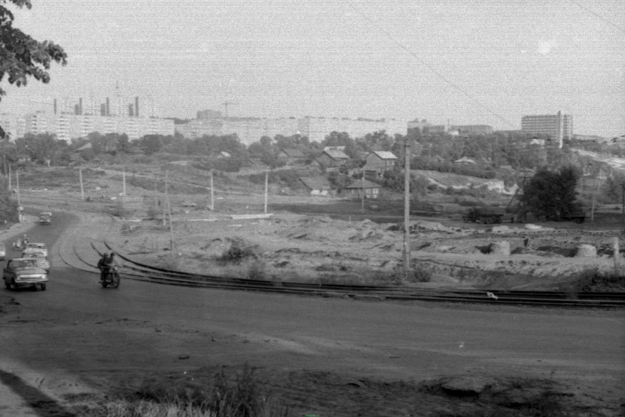 Перекрёсток Кирова и 50 лет Пионерии 18 ppsiz.ru 1973 год Улица Кирова и вид на Вшивую горку
