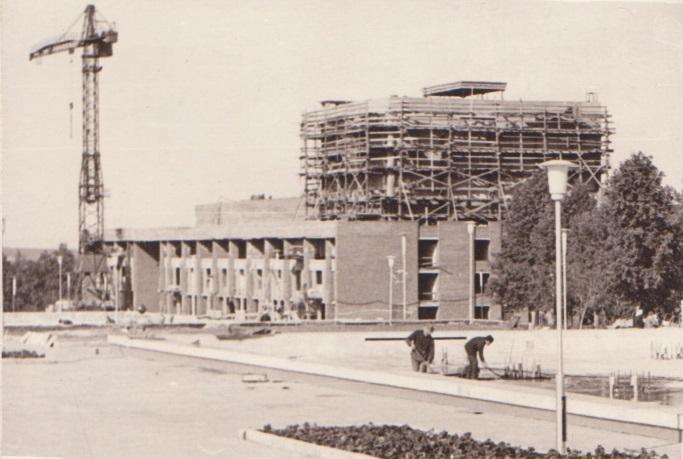 1974 год Строительство ДК Металлург