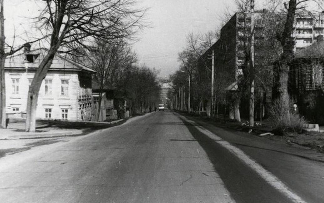 1974 год Улица Горького Вид от эспланады