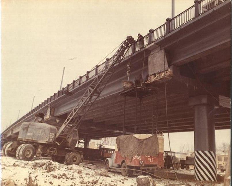 1975 год Строительство путепровода через Балезинское направление Горьковской железной дороги