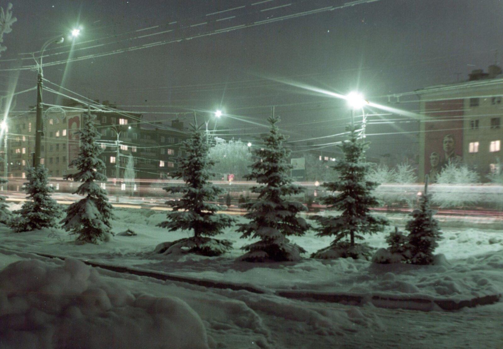 1979 год Ижевск вечерний Перекрёсток Кирова-Пушкинская