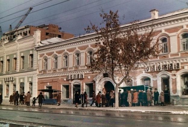 1980-е Горького 78 (магазины Обувь и Одежда и Горького 80 Книги
