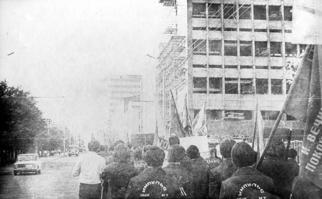 1980-е Строительство нового корпуса Мотозавода студенческий отряд ИМИ на улице Горького