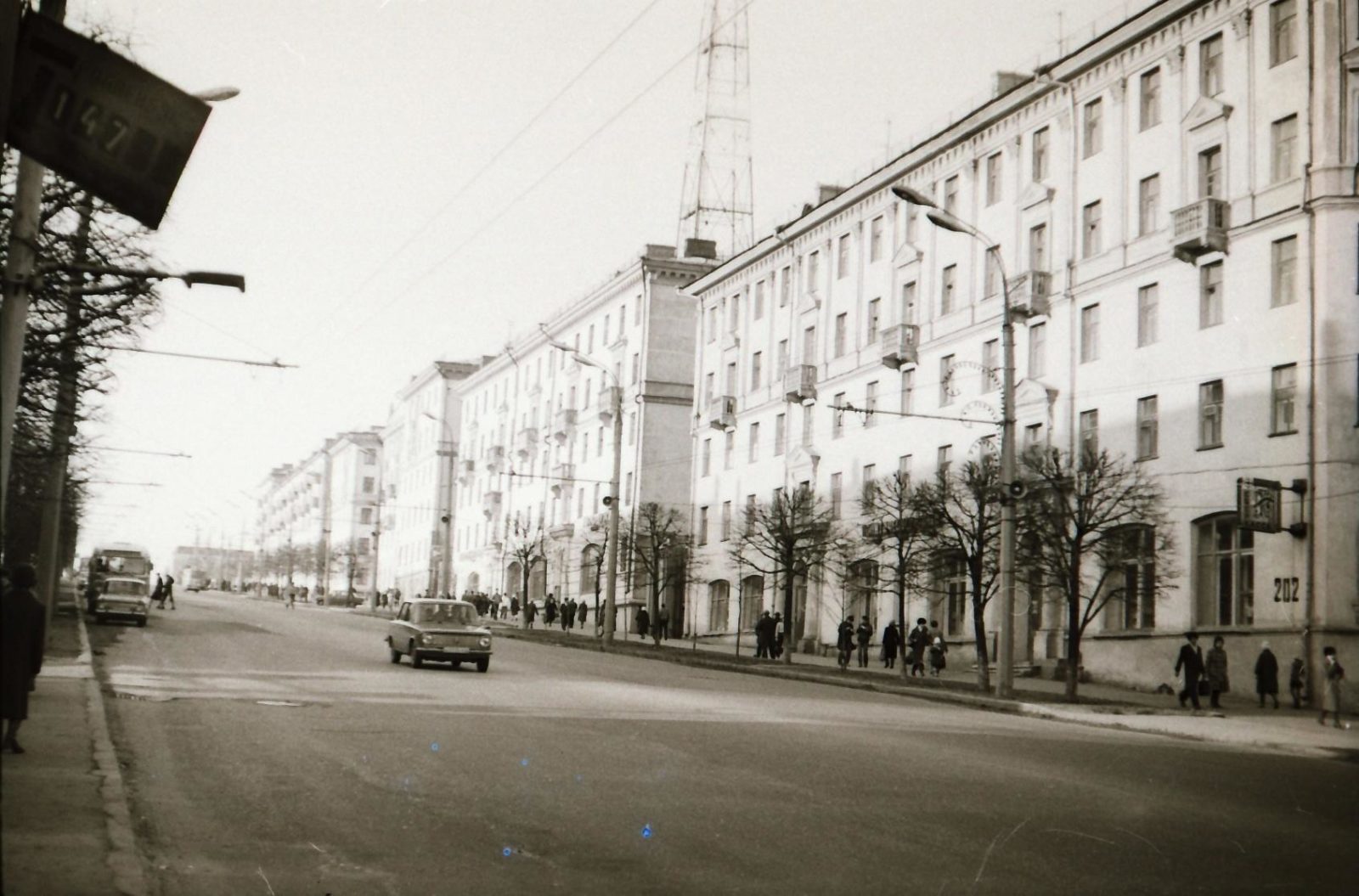 1985 год Улица Пушкинская Жилые дома Пушкинская 202 с магазином Политическая книга 204 с гастрономом №6 Марисовским и 206