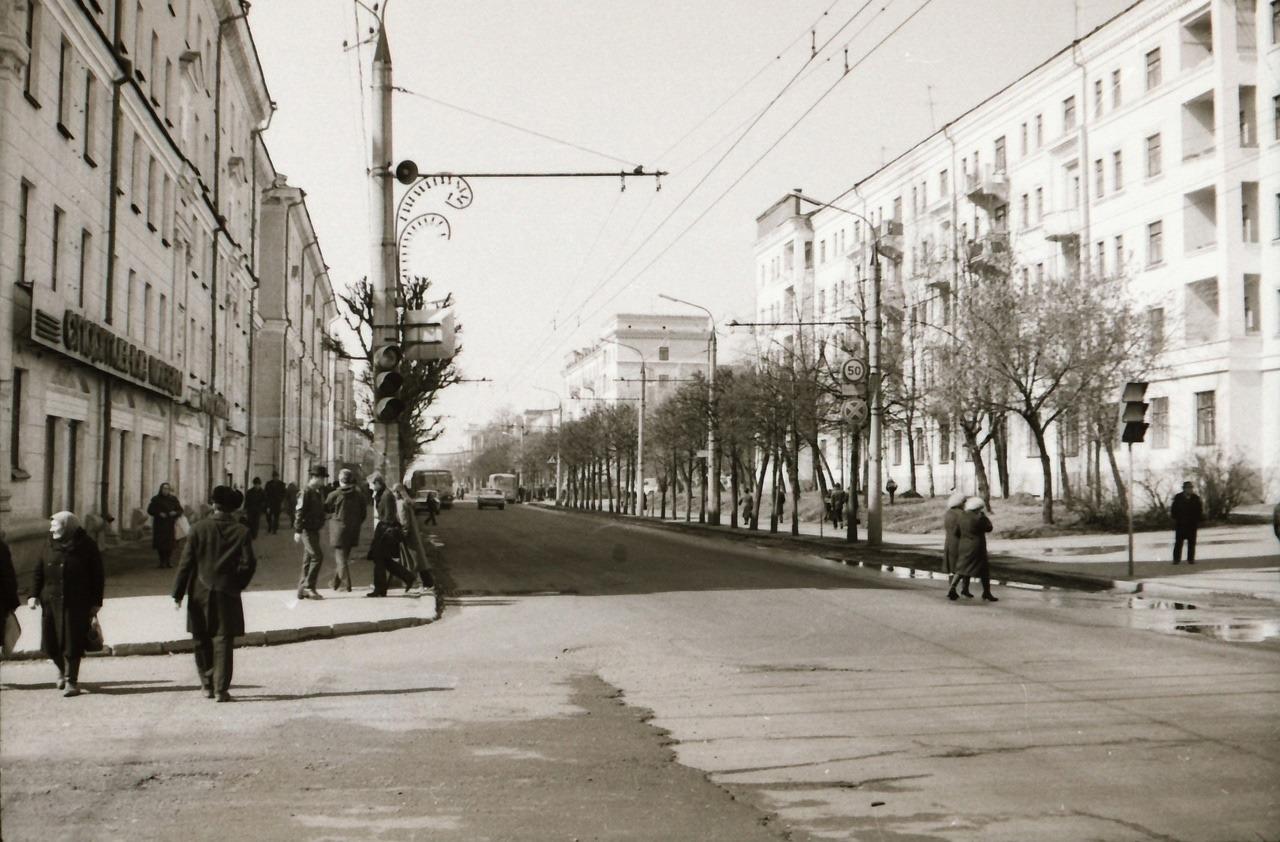 1985 год Улица Советская Вид на запад от улицы Коммунаров