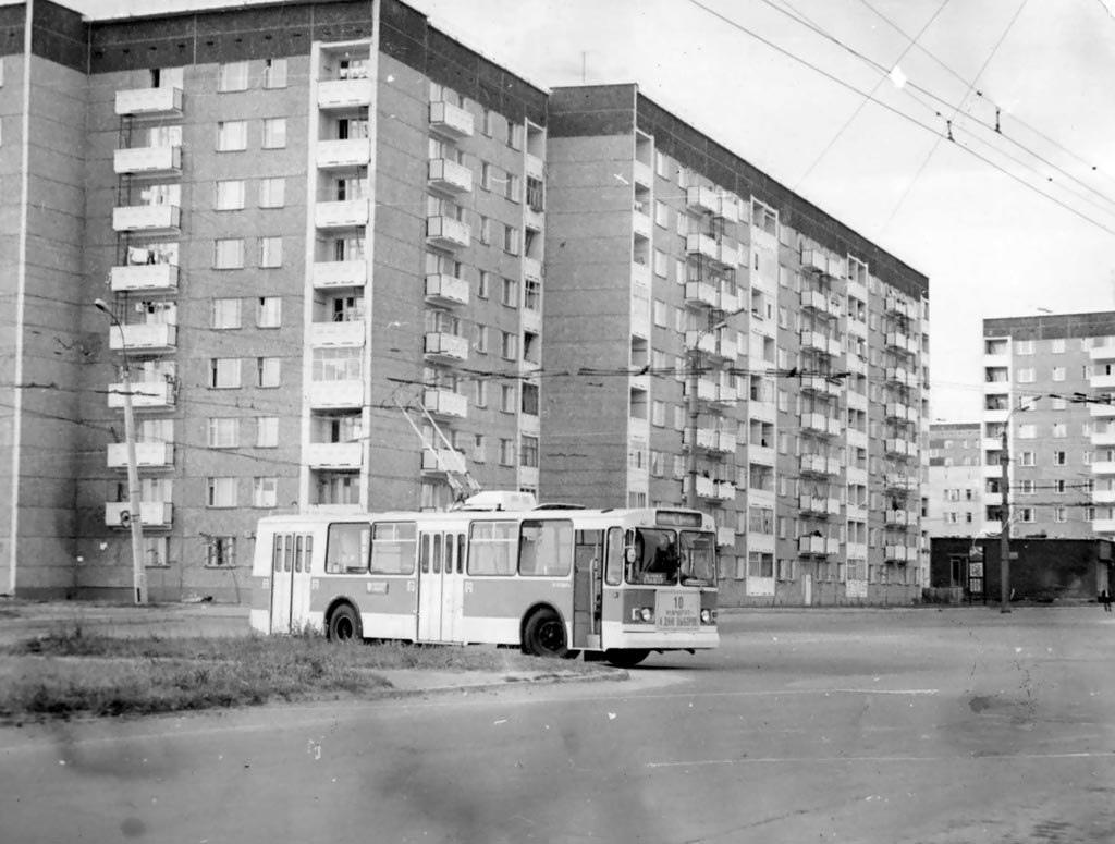 1987.06.21 Троллейбусное кольцо на улице Молодёжной