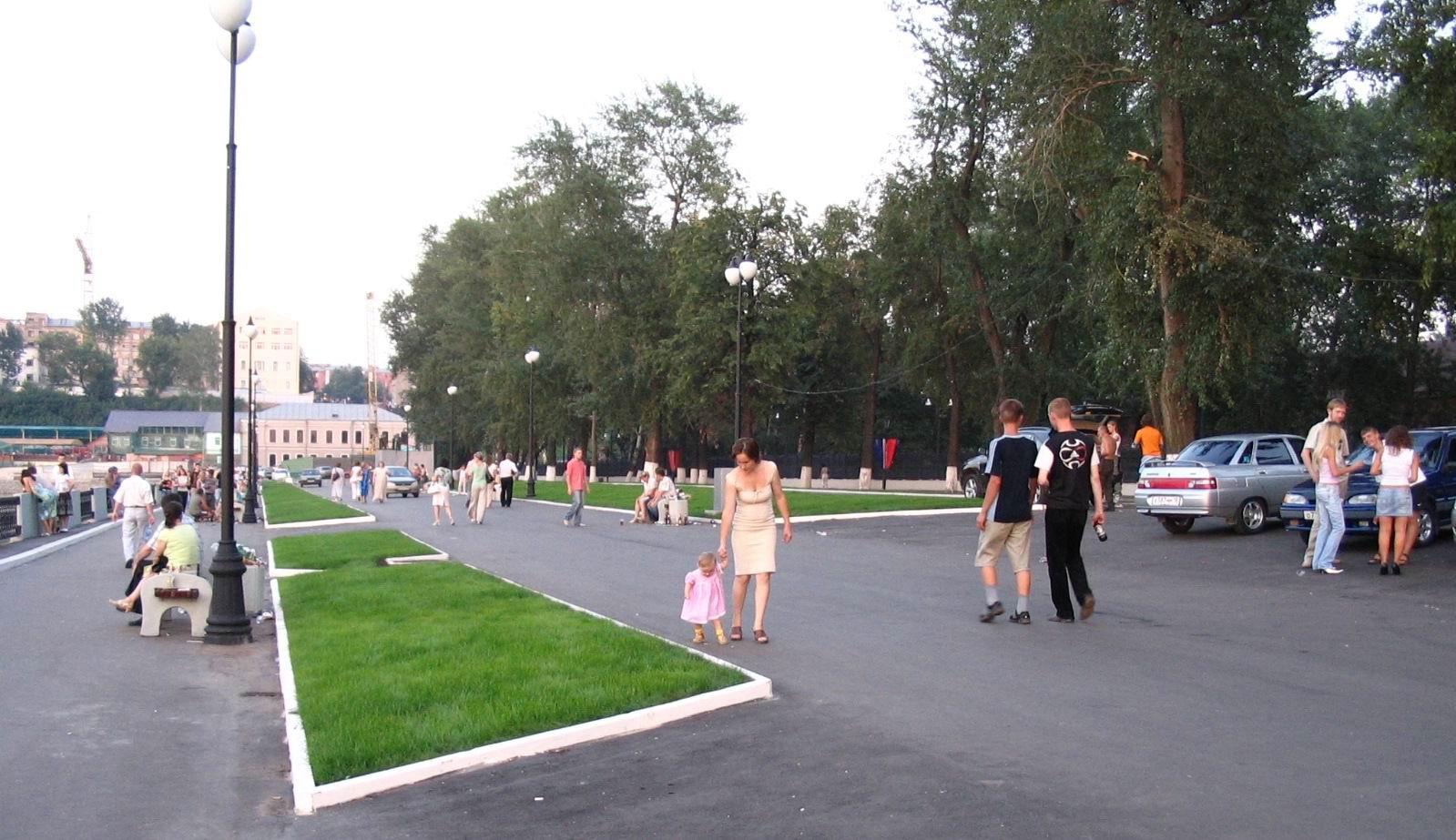 2007 год Улица Дерябина Дом заводоуправления кафе Маяк ещё не снесён