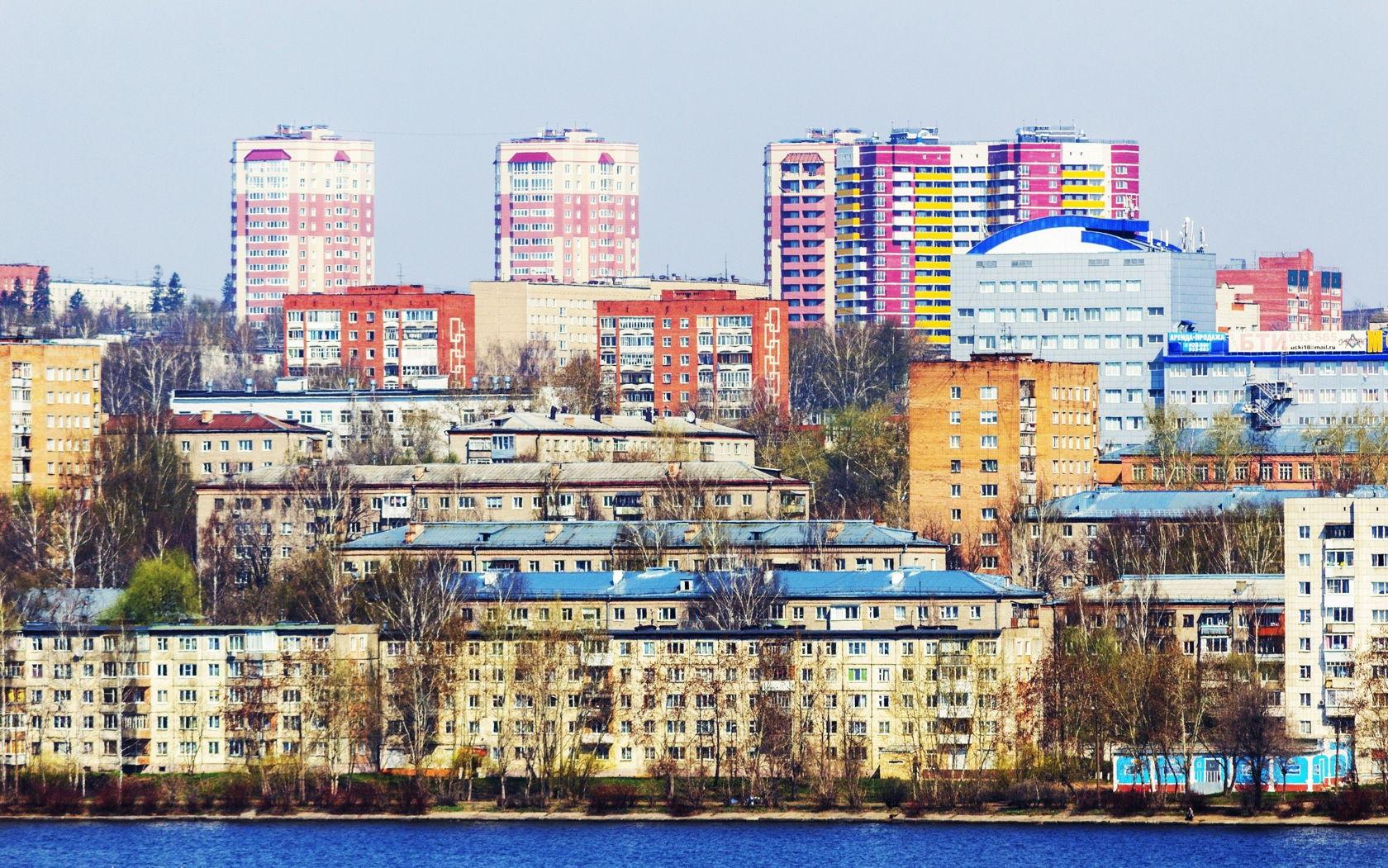 Колтома (Городок металлургов). 129 ppsiz.ru 2015 год Вид на район Металлург с ротонды у Летнего Сада