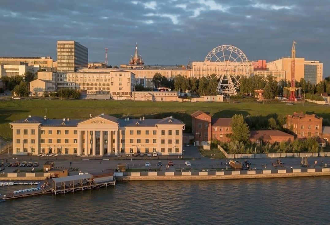 2020.08 Вид на набережную с дрона Отель Панорама