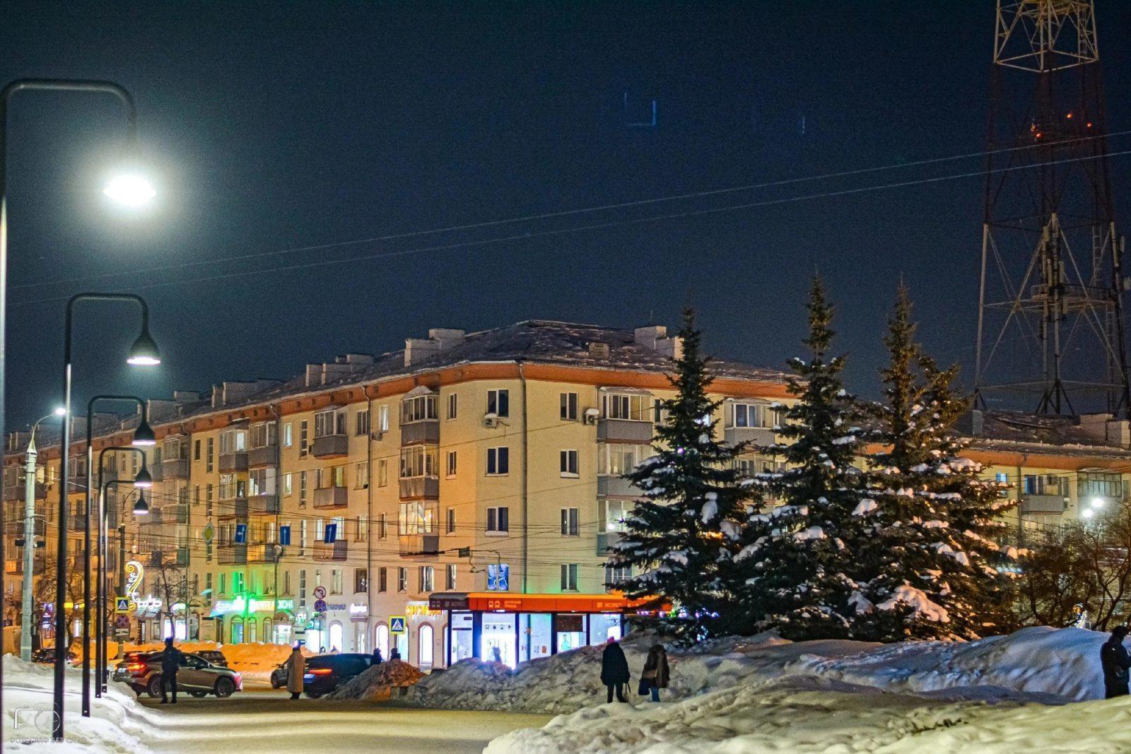 2024 год Ижевск вечерний Лихвинцева 46