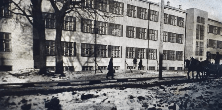 Красногеройская, 35. Школа №30.